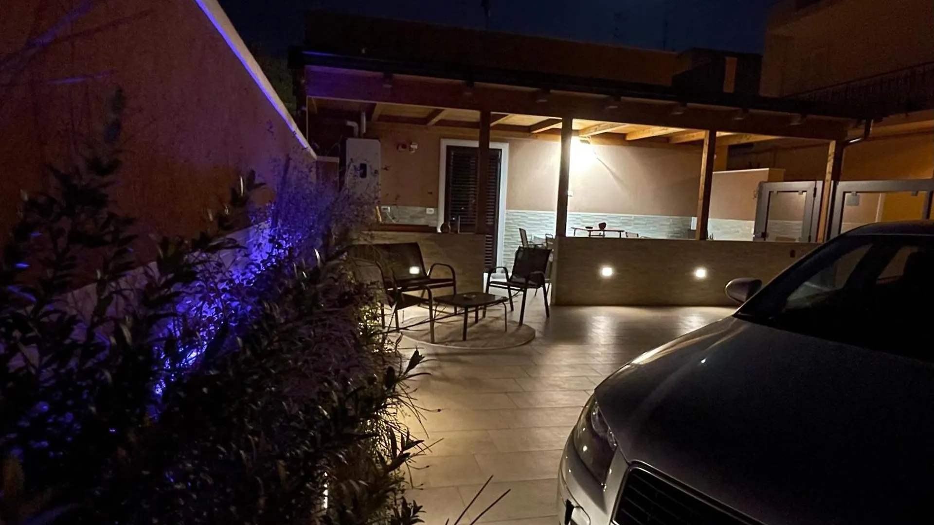 Caramel House & Villa Bari